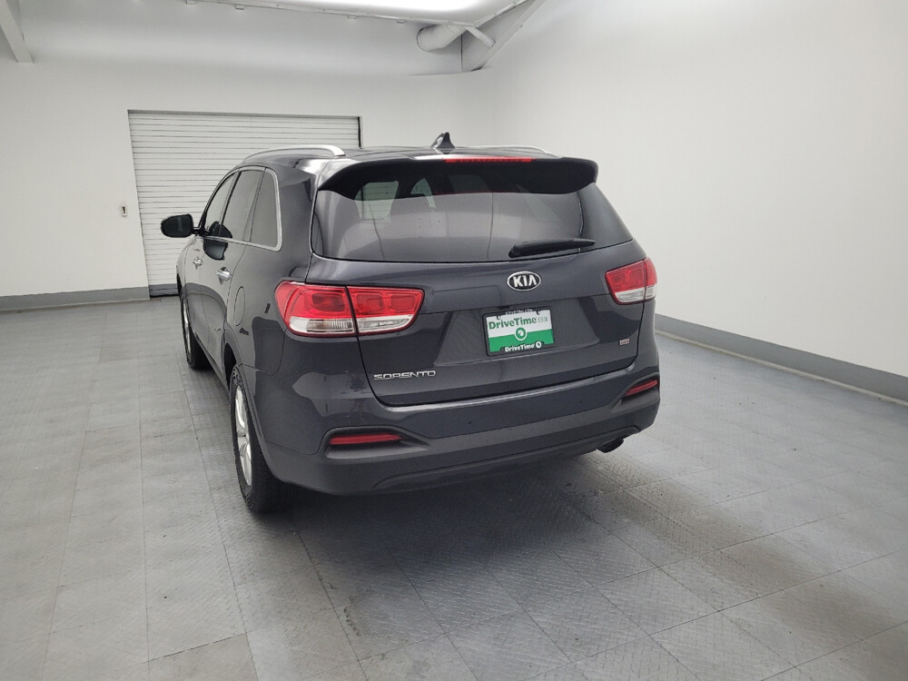 2017 Kia Sorento in Toledo, OH 43617 - 18088237 6