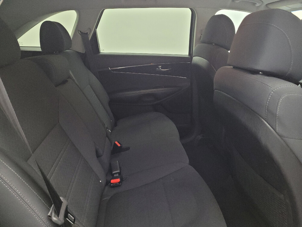 2017 Kia Sorento in Toledo, OH 43617 - 18088237 19