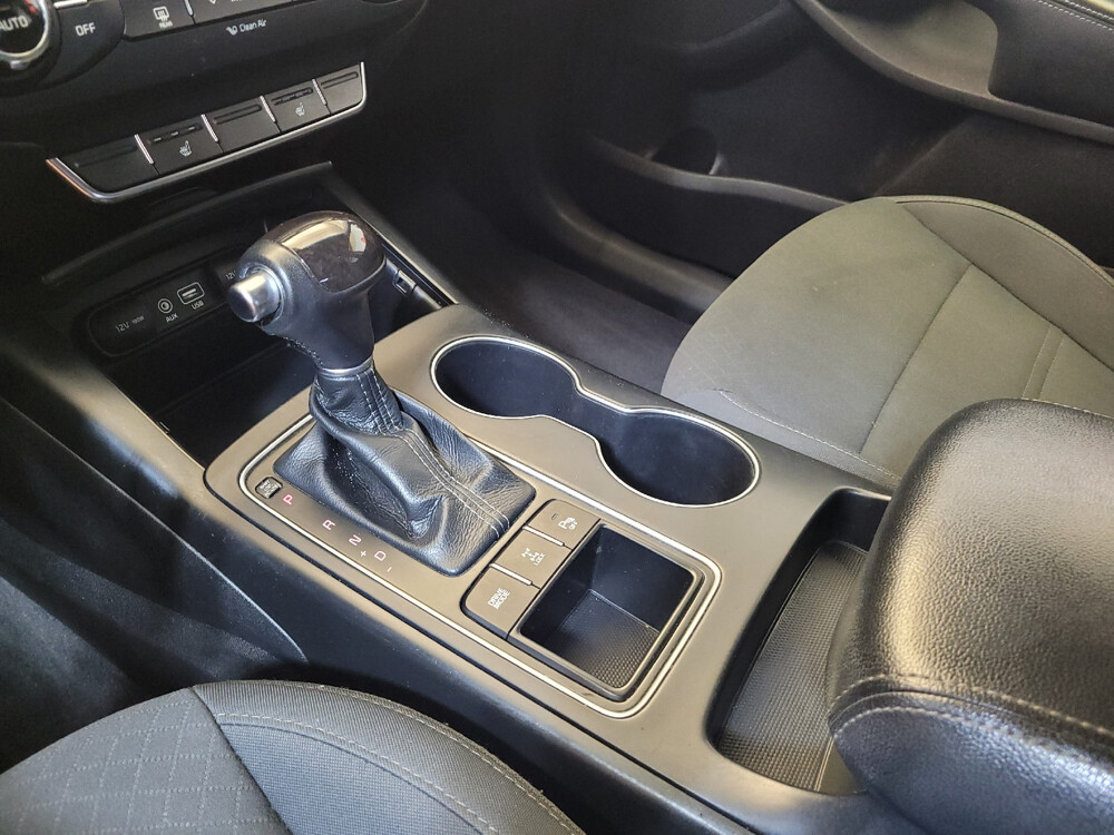 2017 Kia Sorento in Toledo, OH 43617 - 18088237 26