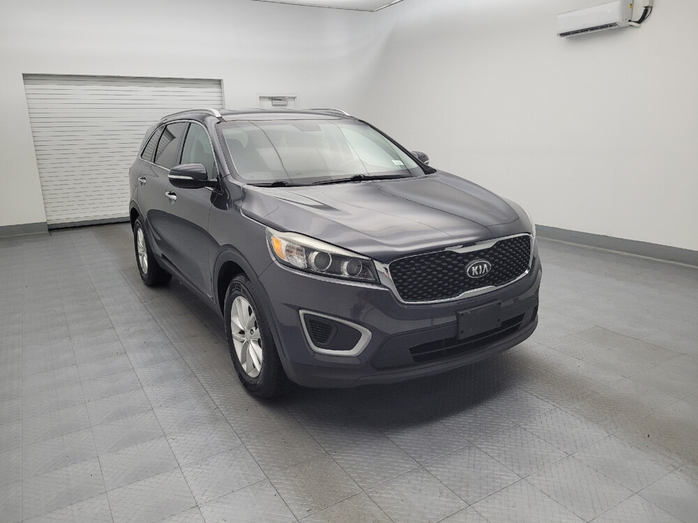 2017 Kia Sorento in Toledo, OH 43617 - 18088237 13