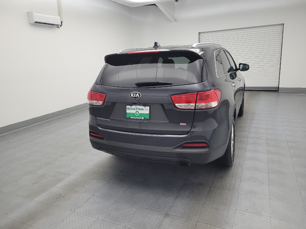 2017 Kia Sorento in Toledo, OH 43617 - 18088237 7