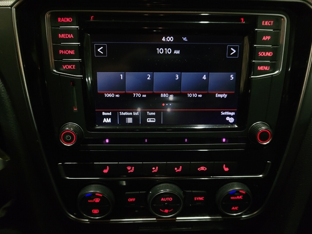 2018 Volkswagen Passat in Plymouth Meeting, PA 19462 - 18088240 25