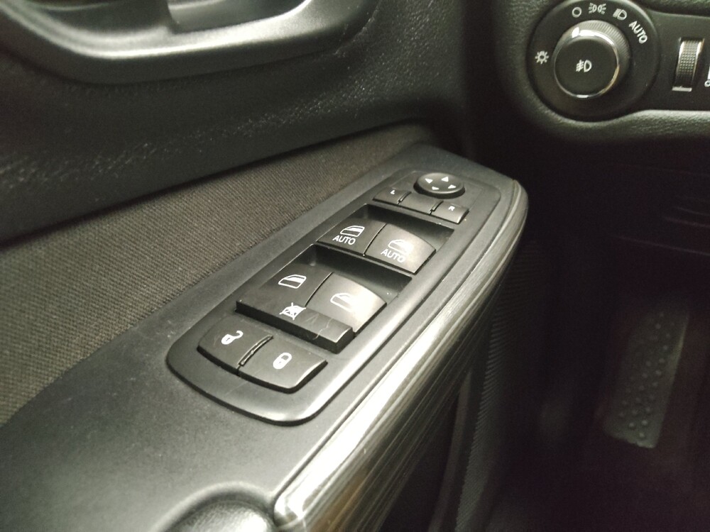 2016 Jeep Cherokee in Lombard, IL 60148 - 18088253 27