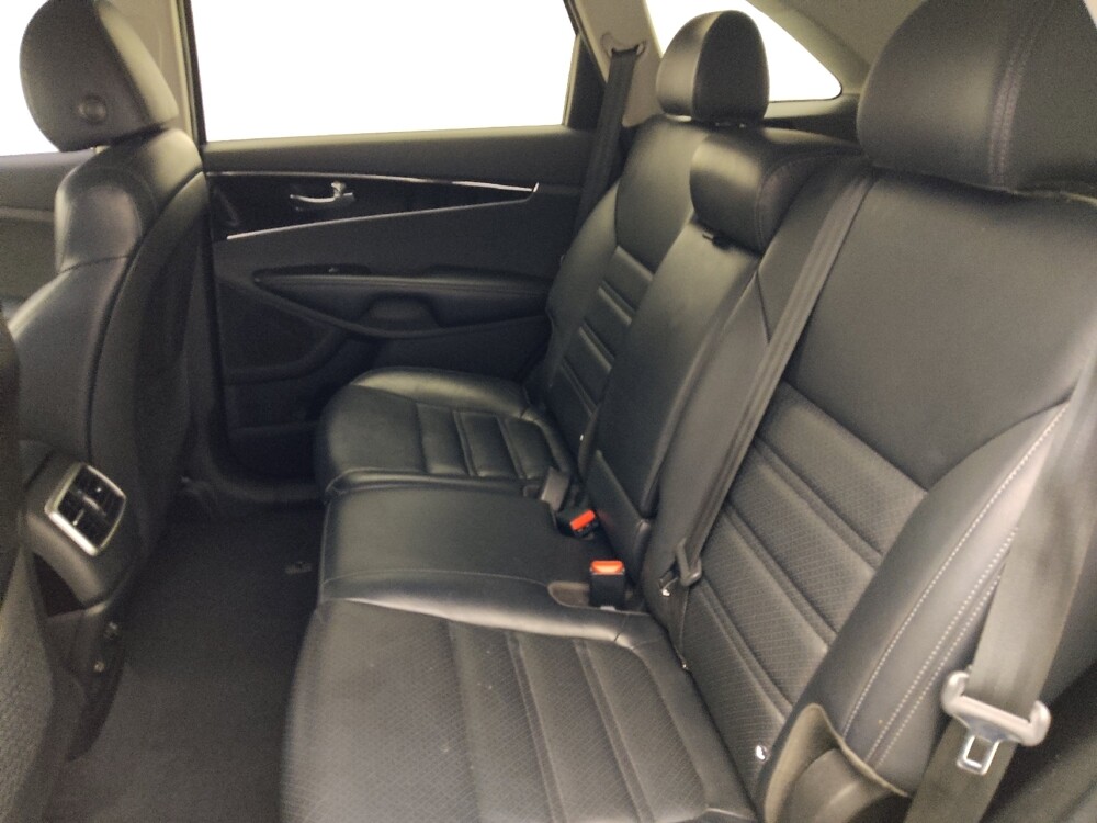 2019 Kia Sorento in Kissimmee, FL 34744 - 18088257 18