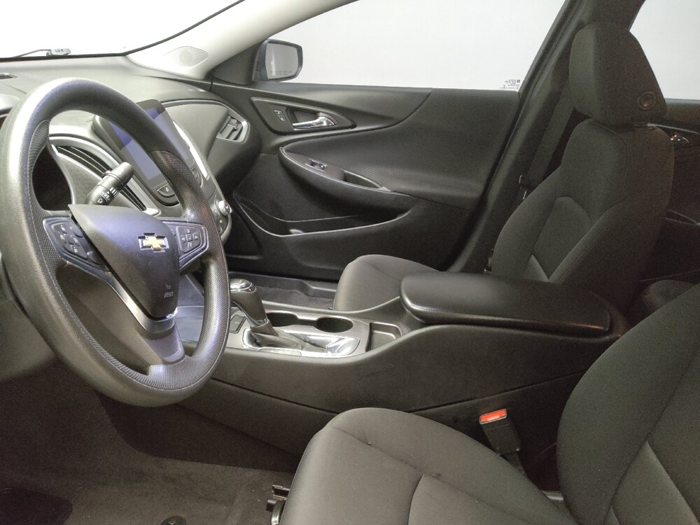 2020 Chevrolet Malibu in Taylor, MI 48180 - 18088261 17