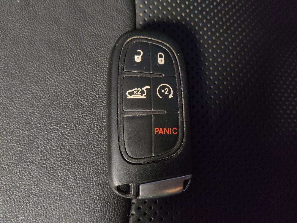 2019 Jeep Cherokee in Houston, TX 77060 - 18088266 32