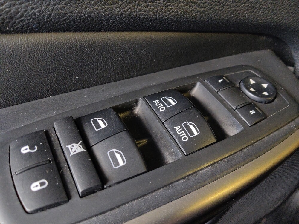 2019 Jeep Cherokee in Houston, TX 77060 - 18088266 27