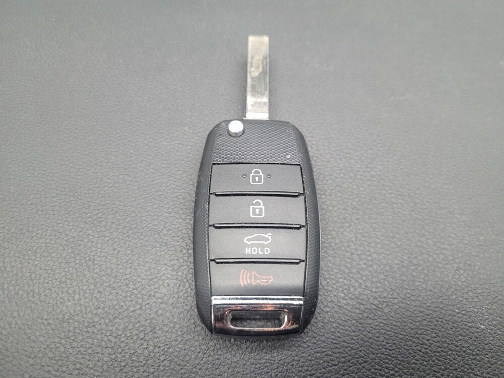 2020 Kia Optima in Las Vegas, NV 89104 - 18088269 32