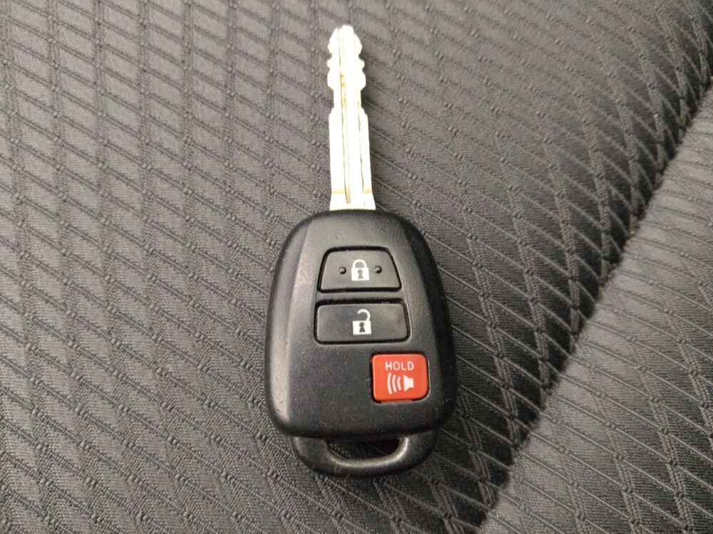 2019 Toyota Highlander in Colorado Springs, CO 80909 - 18088286 32