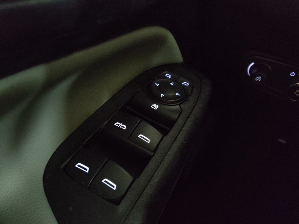 2018 Chevrolet Equinox in Pelham, AL 35124 - 18088296 27