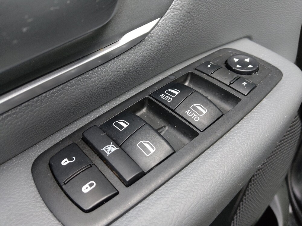 2021 RAM 1500 in Tampa, FL 33619 - 18088305 27