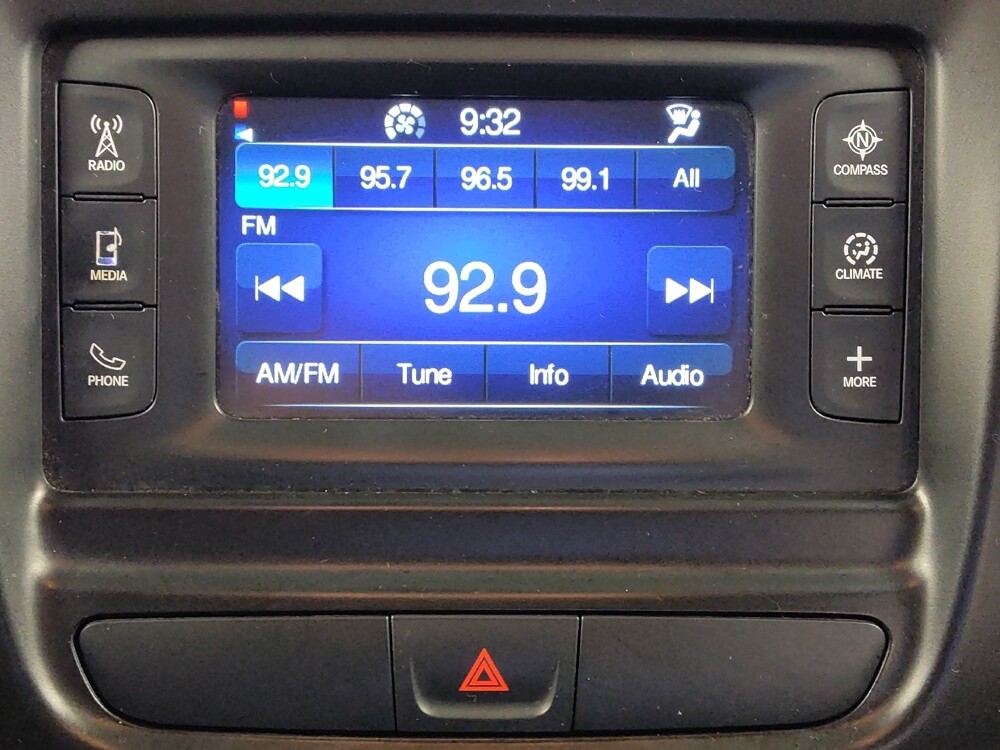 2016 Chrysler 200 in Houston, TX 77060 - 18088308 25