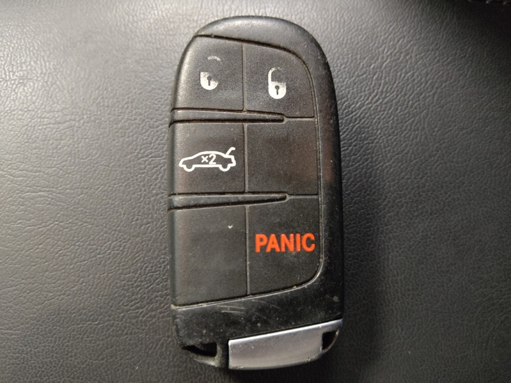 2016 Chrysler 200 in Houston, TX 77060 - 18088308 32