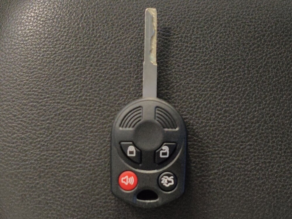 2016 Ford C-MAX in Houston, TX 77034 - 18088313 32