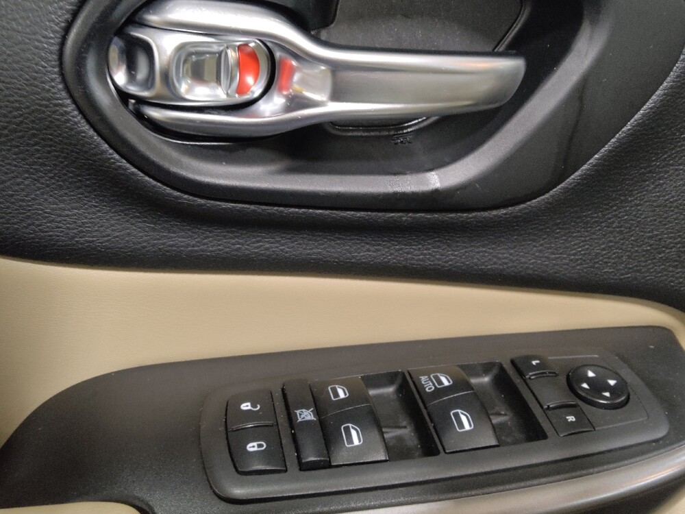 2019 Jeep Cherokee in Fort Worth, TX 76116 - 18088314 27