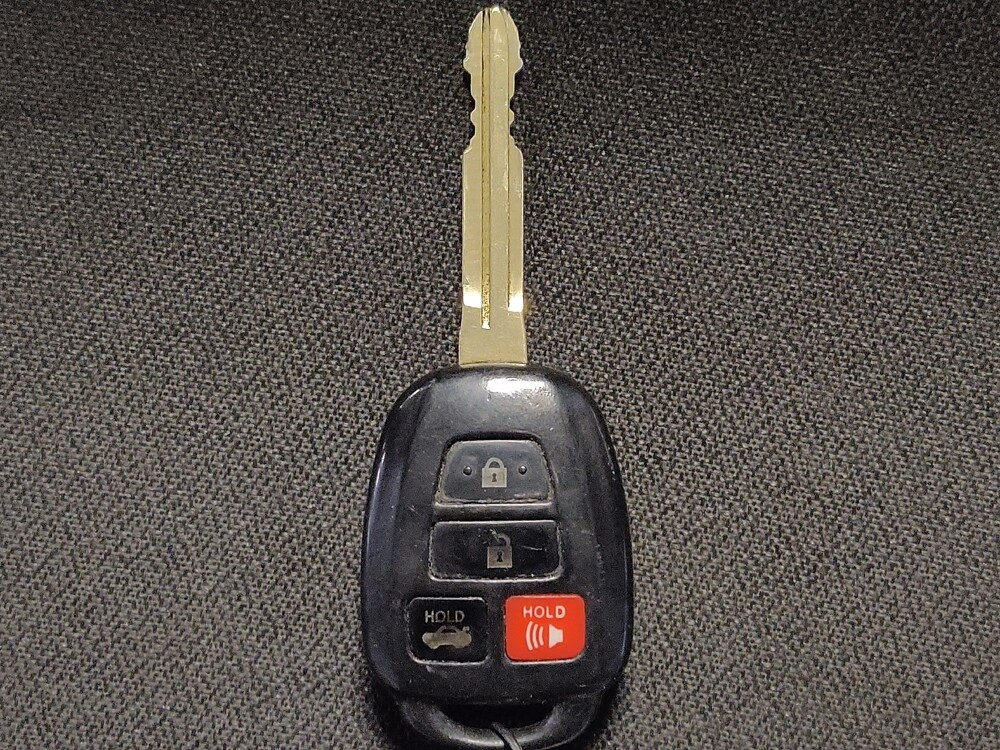 2018 Toyota RAV4 in Houston, TX 77060 - 18088328 32