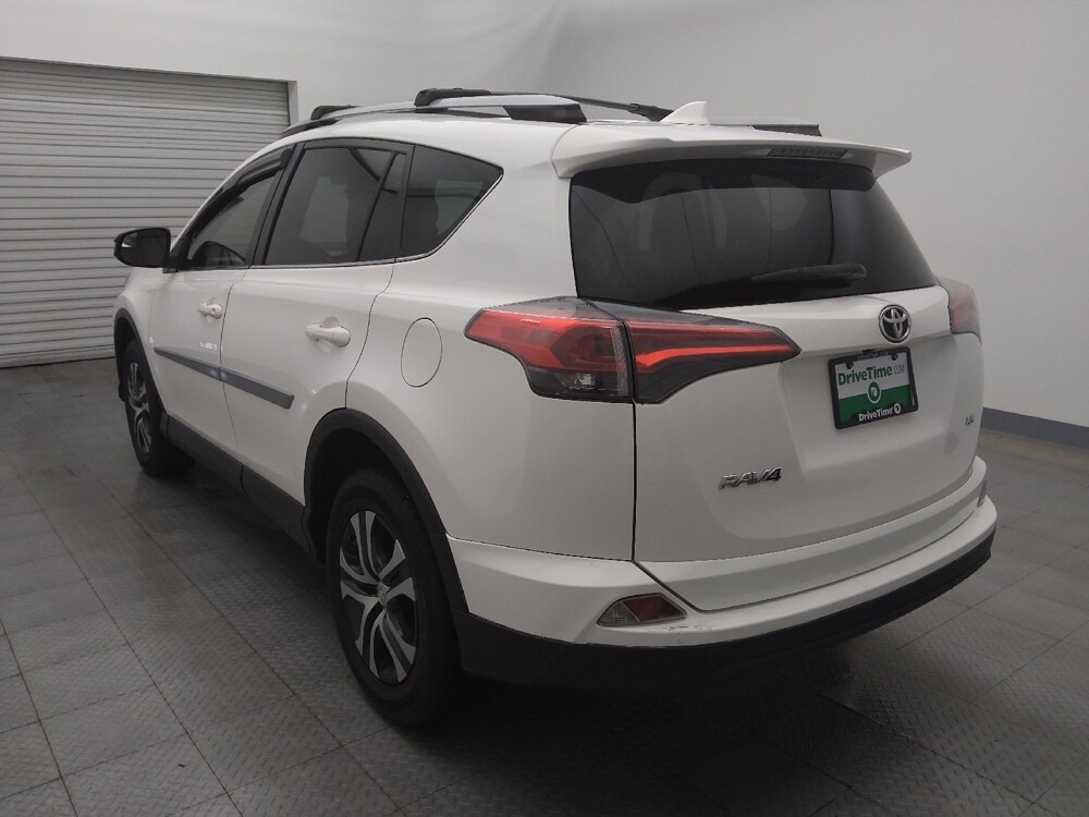 2018 Toyota RAV4 in Houston, TX 77060 - 18088328 5