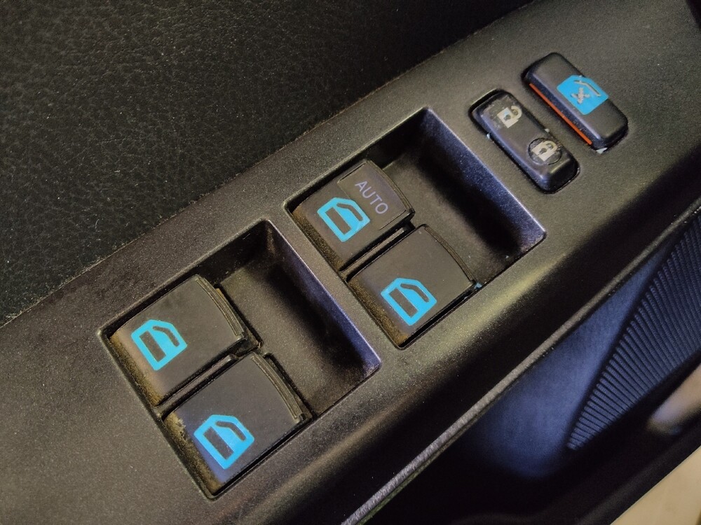 2018 Toyota RAV4 in Houston, TX 77060 - 18088328 27