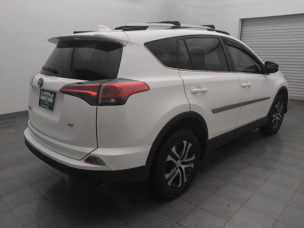 2018 Toyota RAV4 in Houston, TX 77060 - 18088328 9