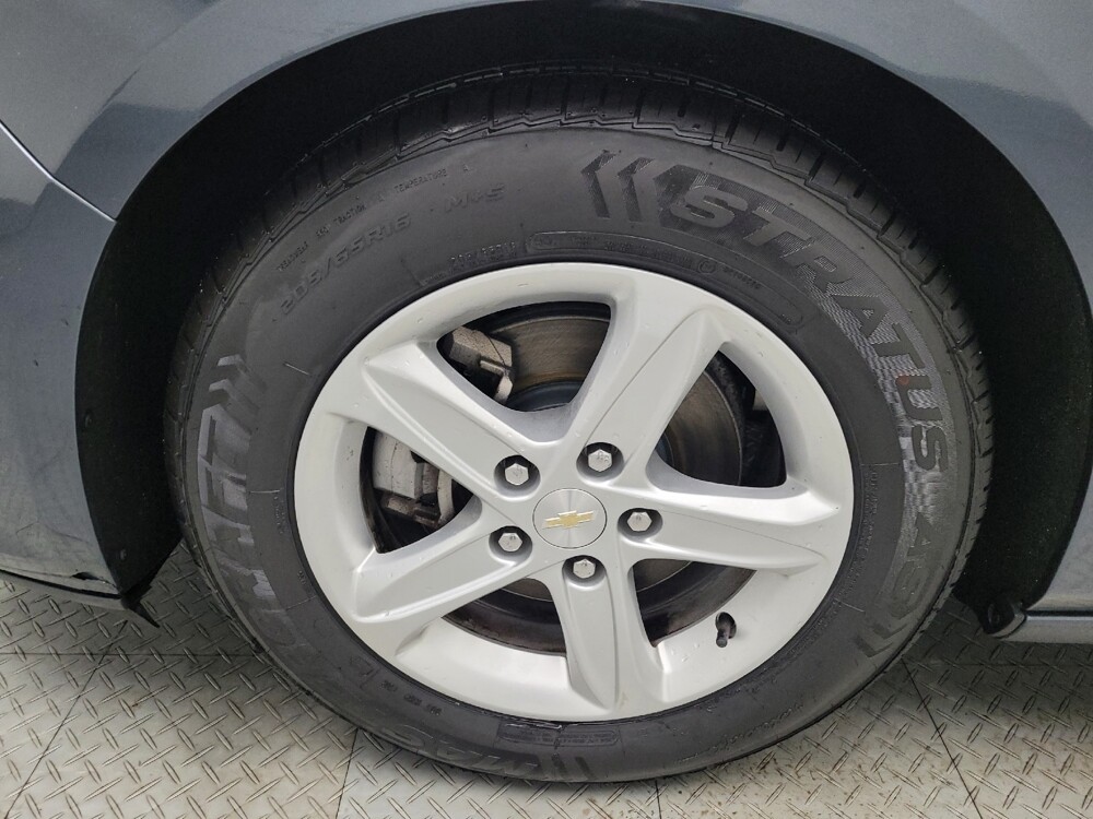 2020 Chevrolet Malibu in Lombard, IL 60148 - 18088333 31