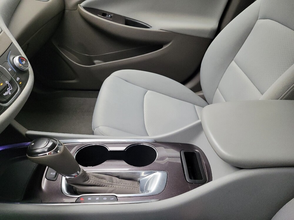 2020 Chevrolet Malibu in Lombard, IL 60148 - 18088333 26