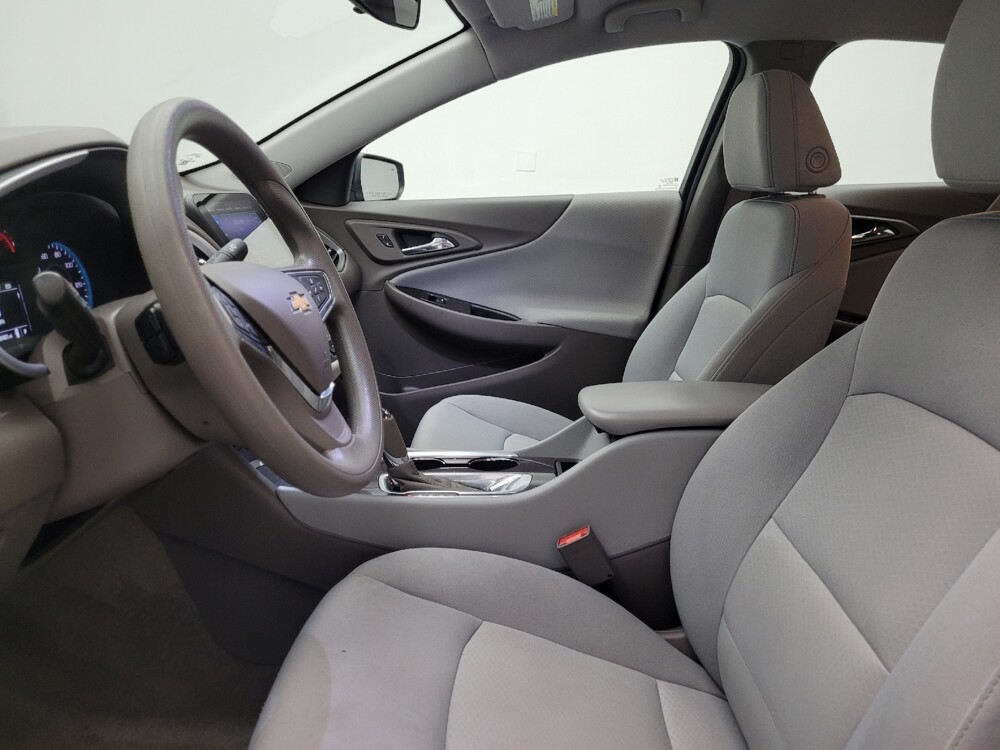 2020 Chevrolet Malibu in Lombard, IL 60148 - 18088333 17