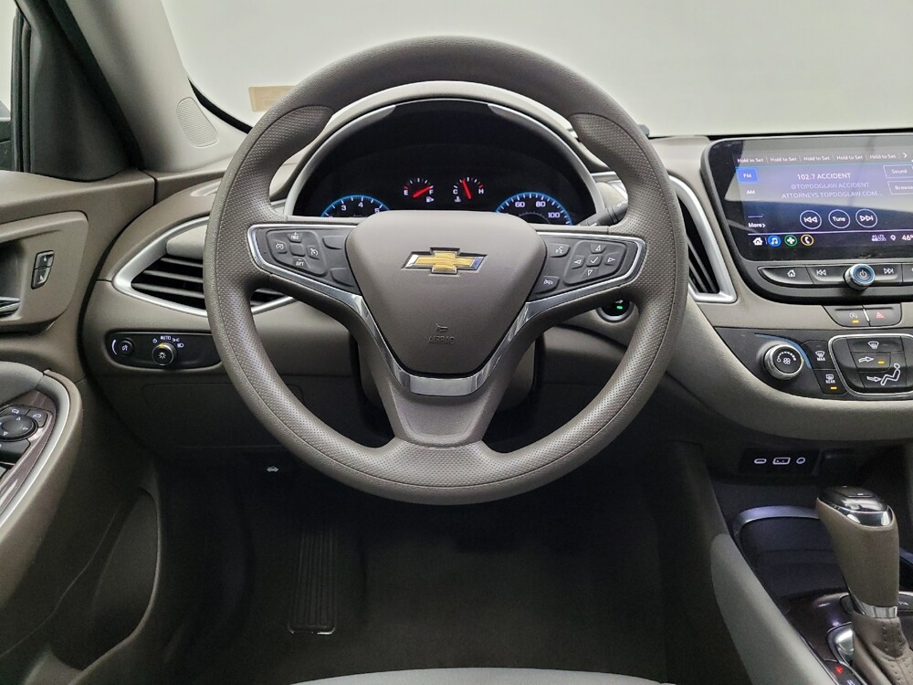2020 Chevrolet Malibu in Lombard, IL 60148 - 18088333 22