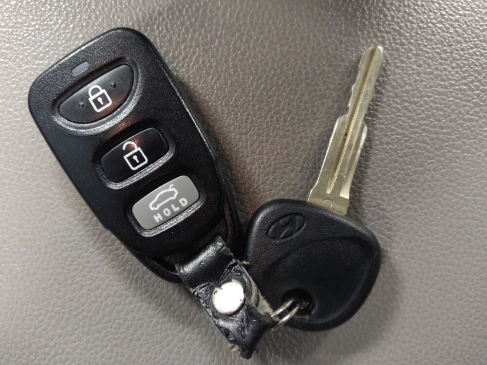 2020 Hyundai Elantra in Houston, TX 77034 - 18088338 32