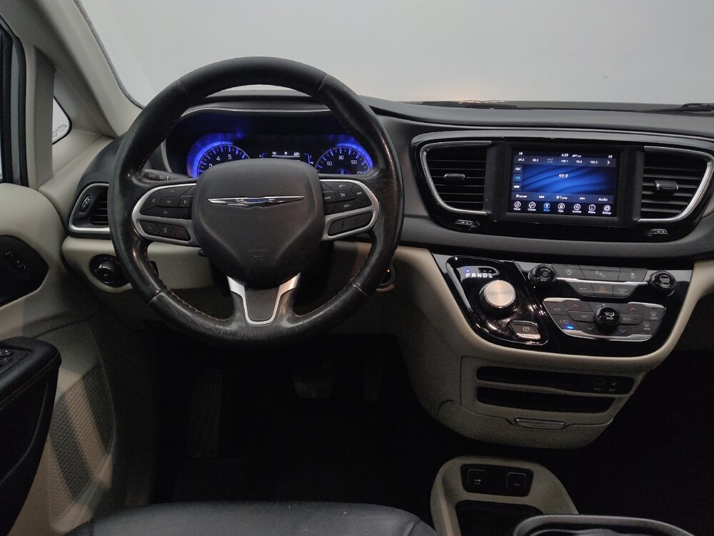 2020 Chrysler Pacifica in Independence, MO 64055 - 18088341 22