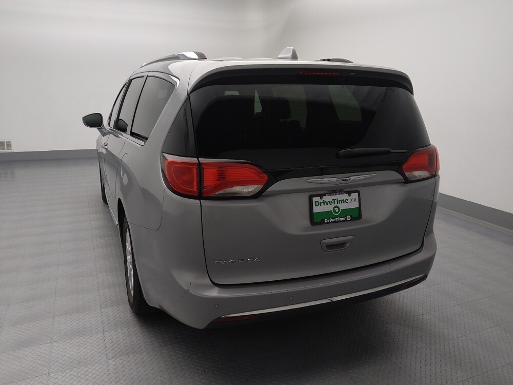 2020 Chrysler Pacifica in Independence, MO 64055 - 18088341 6