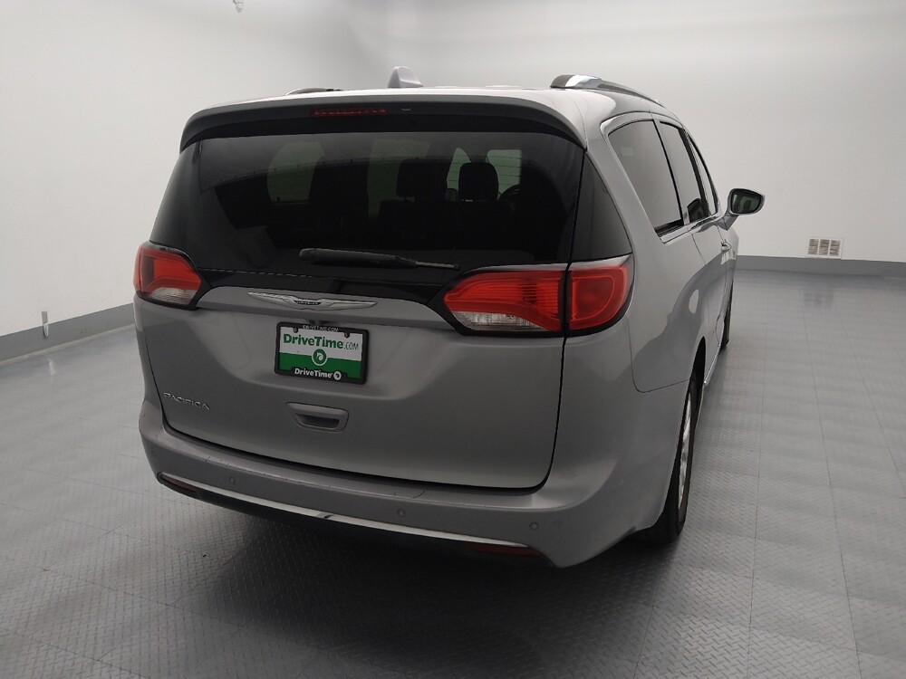 2020 Chrysler Pacifica in Independence, MO 64055 - 18088341 7