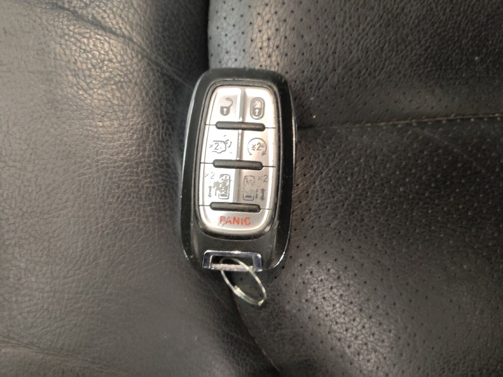 2020 Chrysler Pacifica in Independence, MO 64055 - 18088341 32