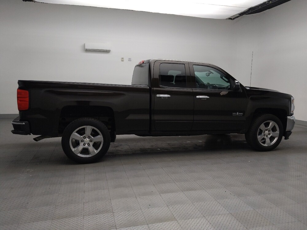 2018 Chevrolet Silverado 1500 in Lubbock, TX 79424 - 18088348 10