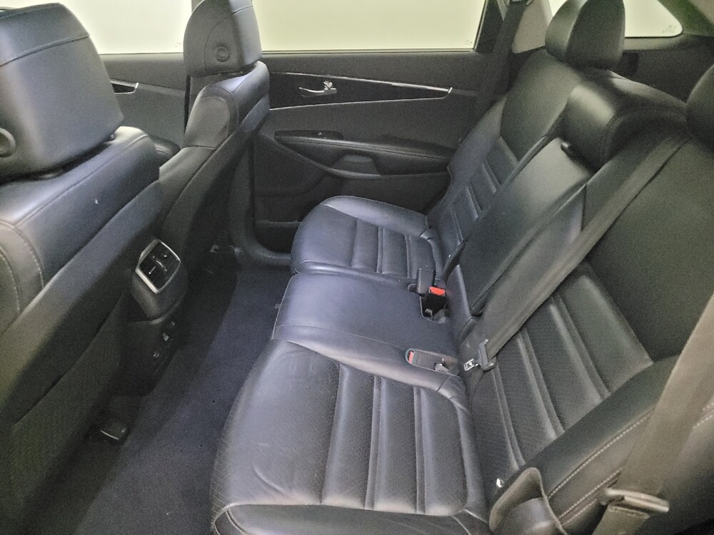 2017 Kia Sorento in Temple Hills, MD 20746 - 18088356 18
