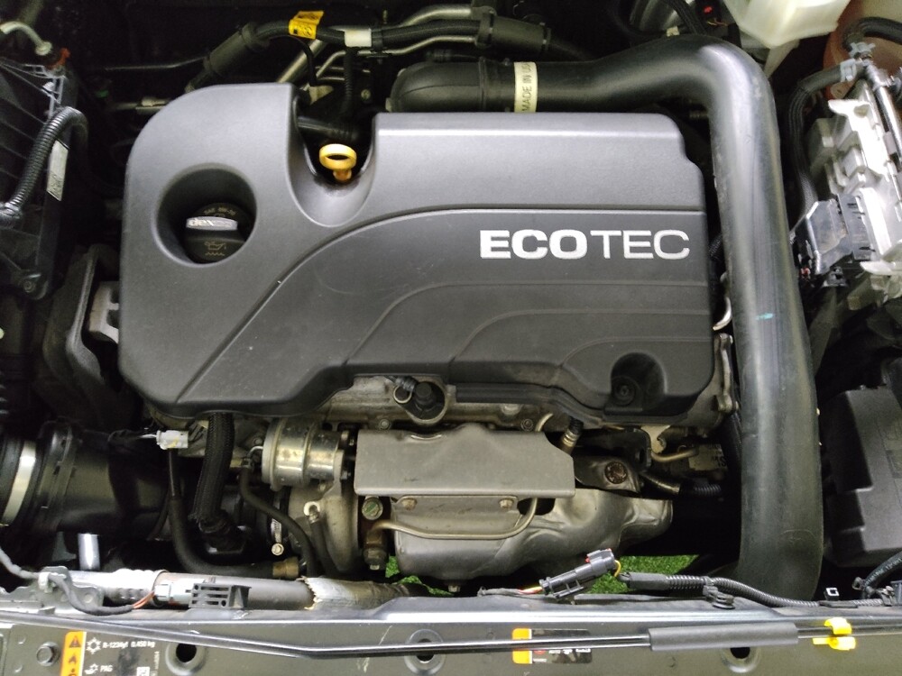 2020 Chevrolet Equinox in Greenville, SC 29607 - 18088358 30