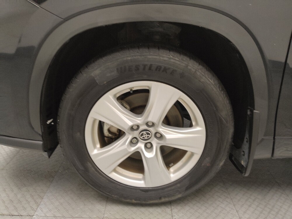 2022 Toyota Highlander in Lombard, IL 60148 - 18088372 31