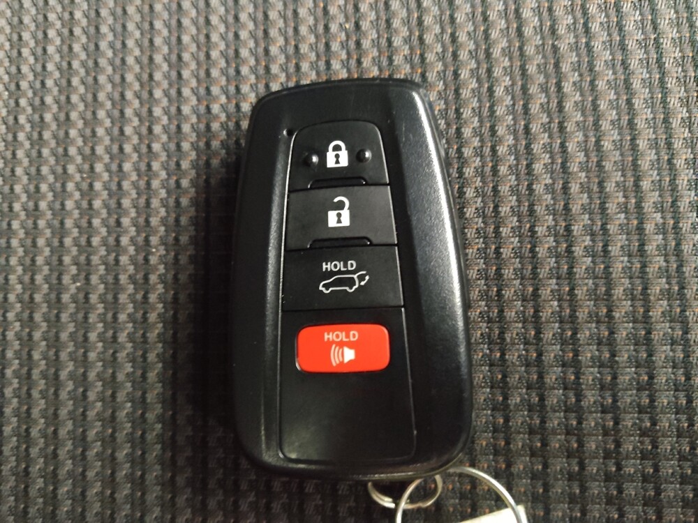 2022 Toyota Highlander in Lombard, IL 60148 - 18088372 32