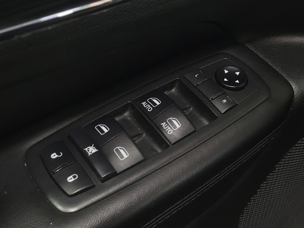 2019 Jeep Grand Cherokee in Plymouth Meeting, PA 19462 - 18088379 27