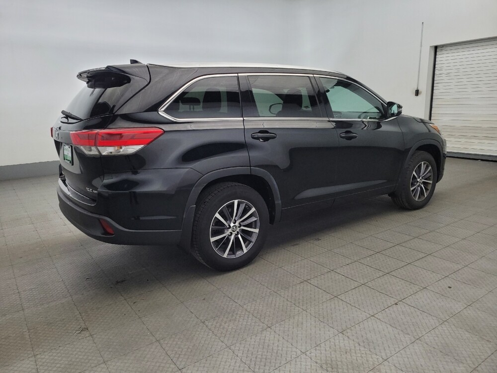 2017 Toyota Highlander in Williamstown, NJ 8094 - 18088388 10