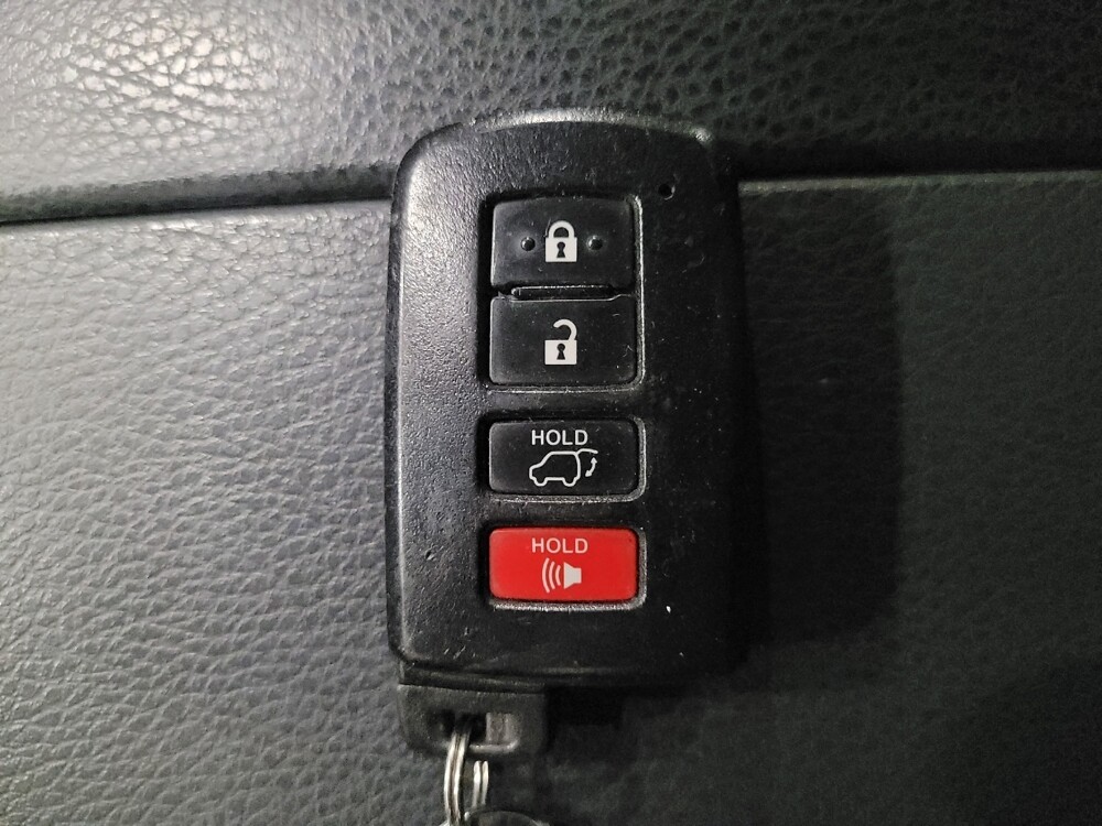 2017 Toyota Highlander in Williamstown, NJ 8094 - 18088388 32