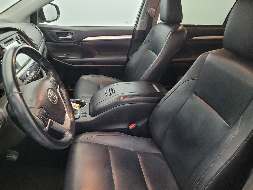 2017 Toyota Highlander in Williamstown, NJ 8094 - 18088388 17