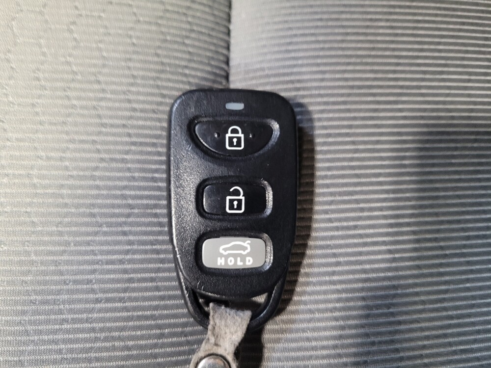 2017 Hyundai Elantra in Riverside, CA 92504 - 18088468 32