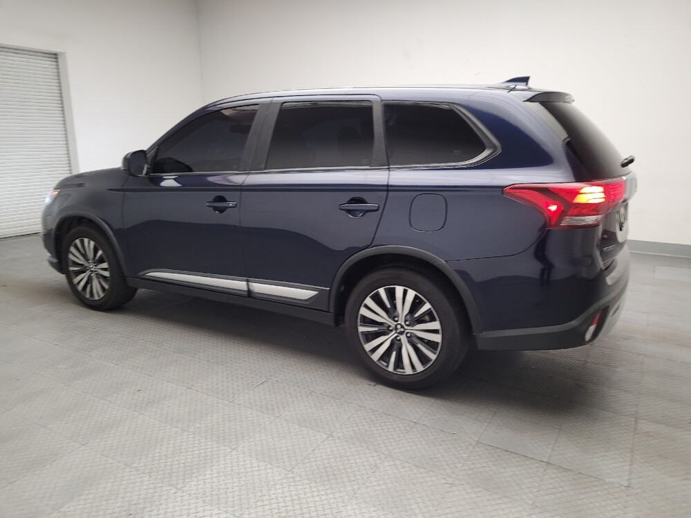 2019 Mitsubishi Outlander in Downey, CA 90241 - 18088471 3