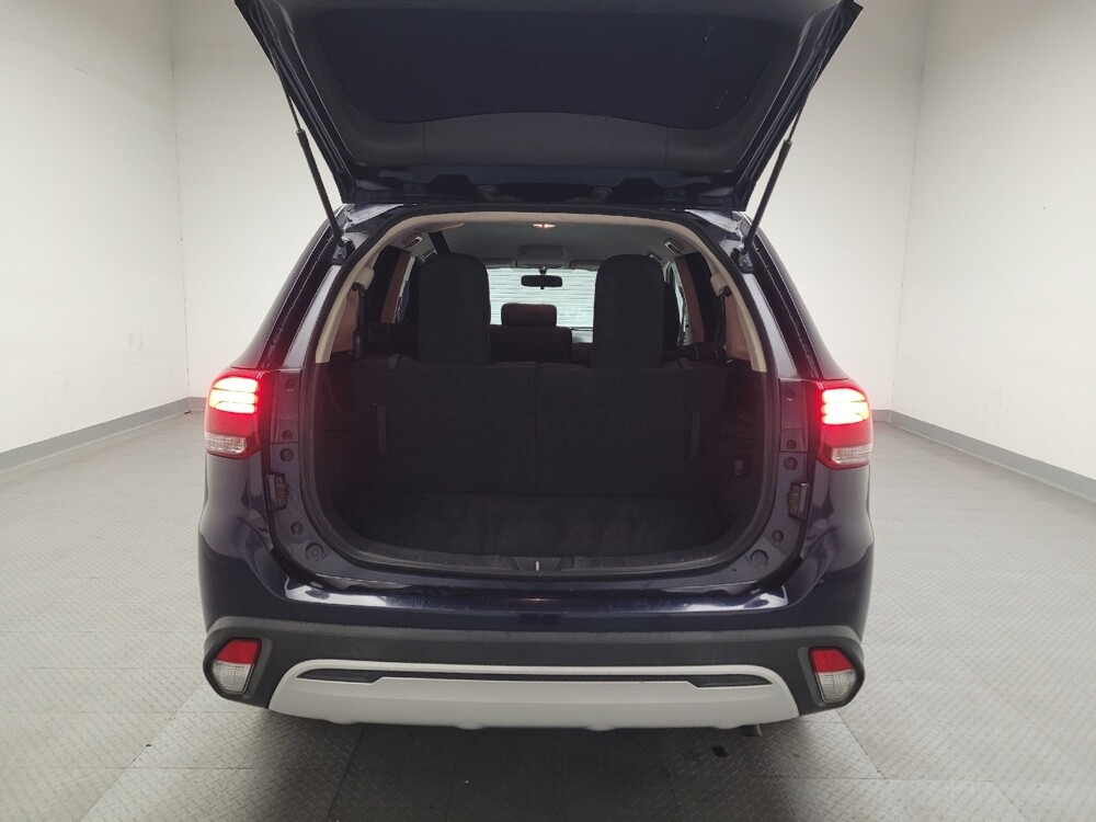 2019 Mitsubishi Outlander in Downey, CA 90241 - 18088471 29