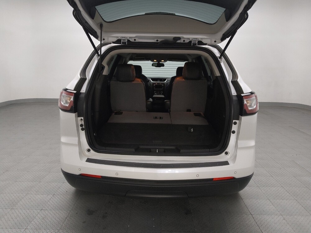 2017 Chevrolet Traverse in Tulsa, OK 74145 - 18088499 29