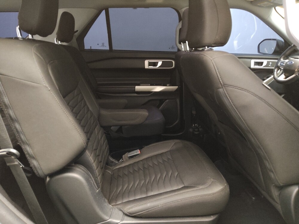 2021 Ford Explorer in Arlington, TX 76011 - 18088500 19