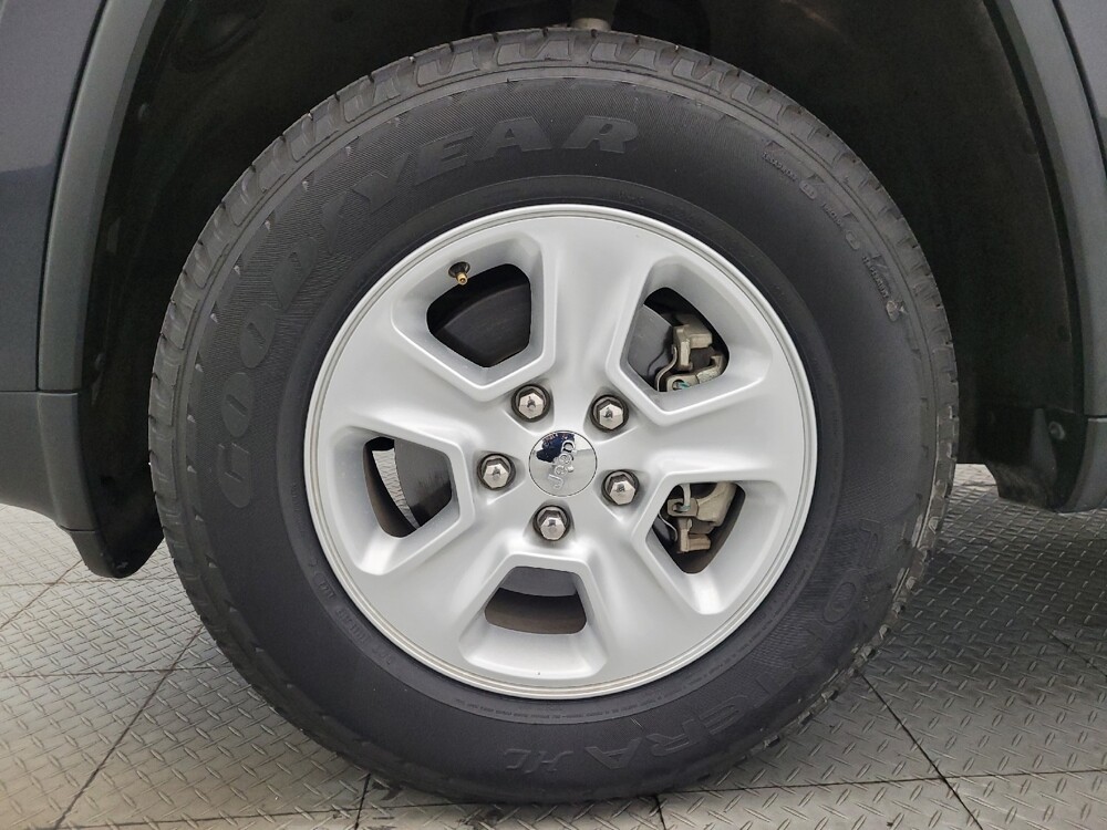 2016 Jeep Grand Cherokee in Phoenix, AZ 85015 - 18088509 31