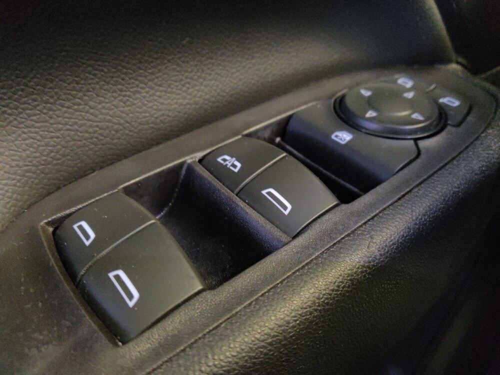 2020 Chevrolet Equinox in Glendale, AZ 85301 - 18088515 27