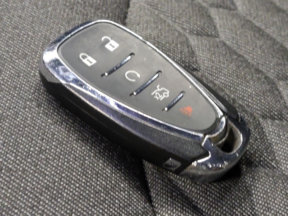 2020 Chevrolet Equinox in Glendale, AZ 85301 - 18088515 32