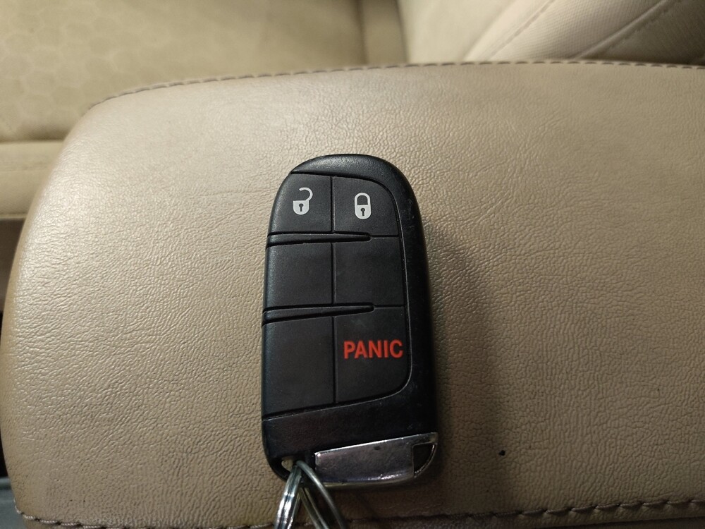 2018 Jeep Compass in Tampa, FL 33612 - 18088519 32